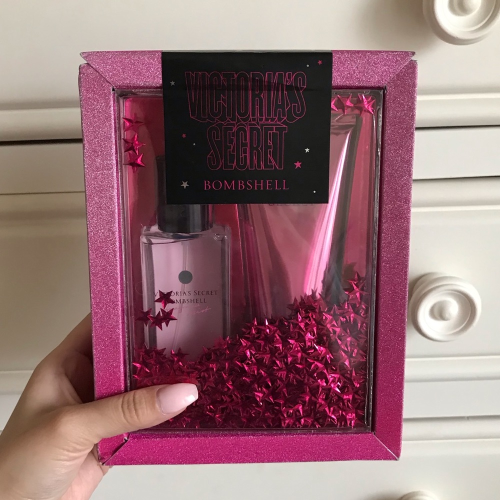 Victoria’s Secret Bombshell fragrance. NEW.
